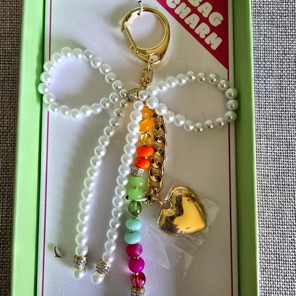 Denis & Charles Rush Faux Pearl Rhinestone Gold Chain Heart Bag Purse Charm - Picture 2 of 2